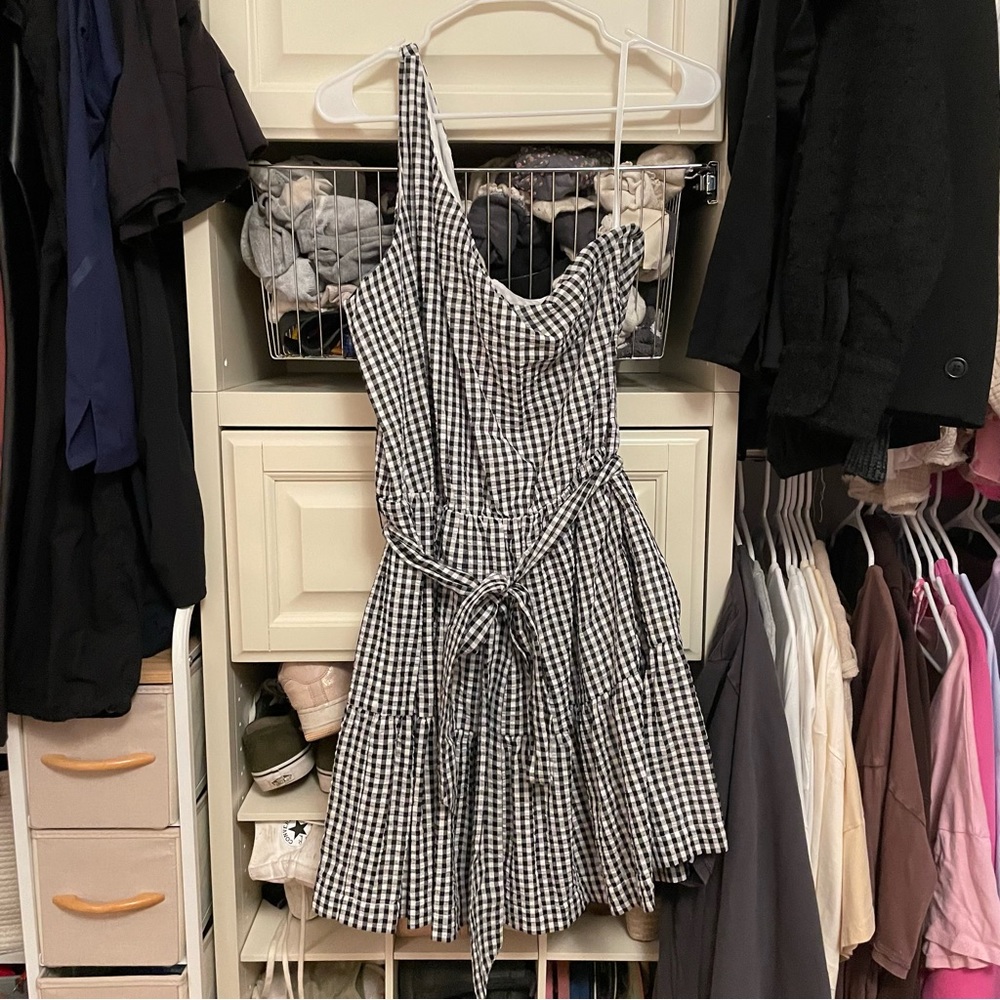 Vineyard vines dress